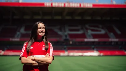 image: Cerys Brown signs for Nottingham Forest
