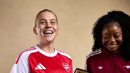 image: Alessia Russo 