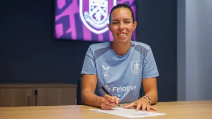 image: Deanna Cooper lands in Lancashire 
