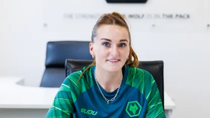 image: Melissa Lawley signs for Wolves