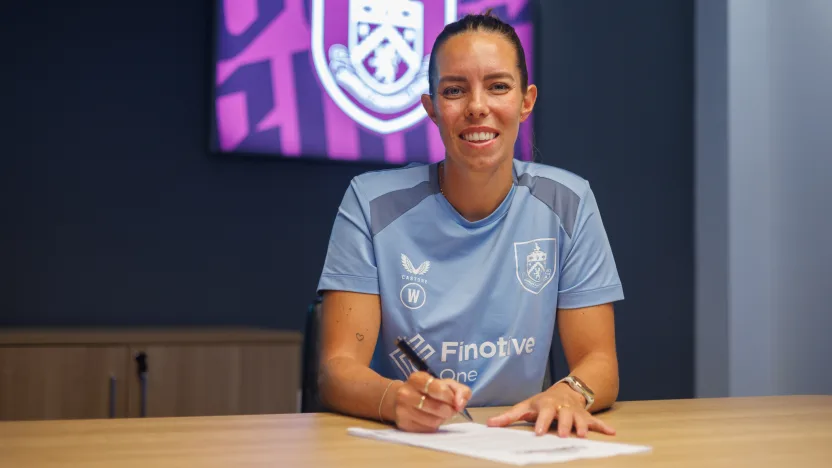 image: Deanna Cooper lands in Lancashire 
