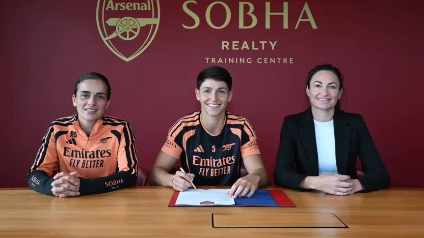 image: Élisa De Almeida signs for Arsenal
