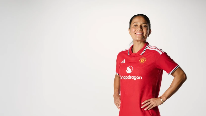 image: United Women sign Rebeca Bernal