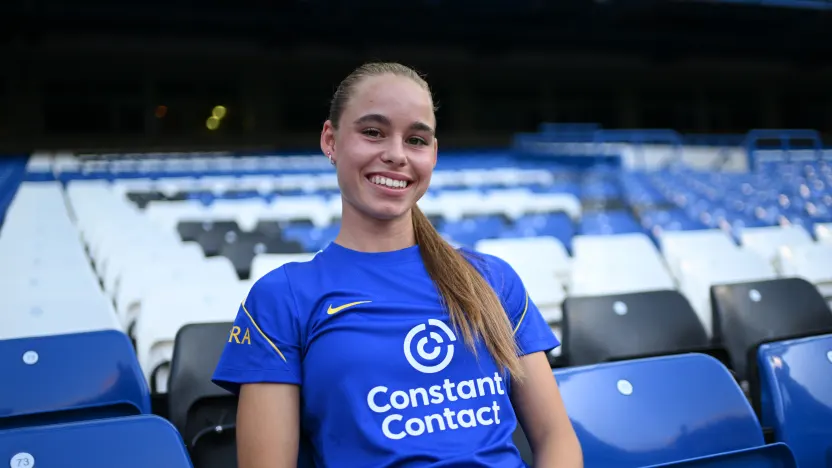 image: Nelly Las signs for Chelsea 