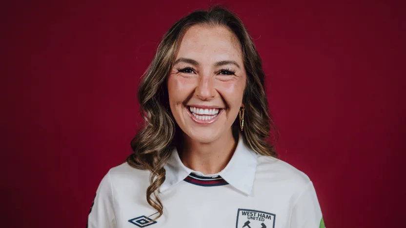image: West Ham United sign England international Katie Zelem