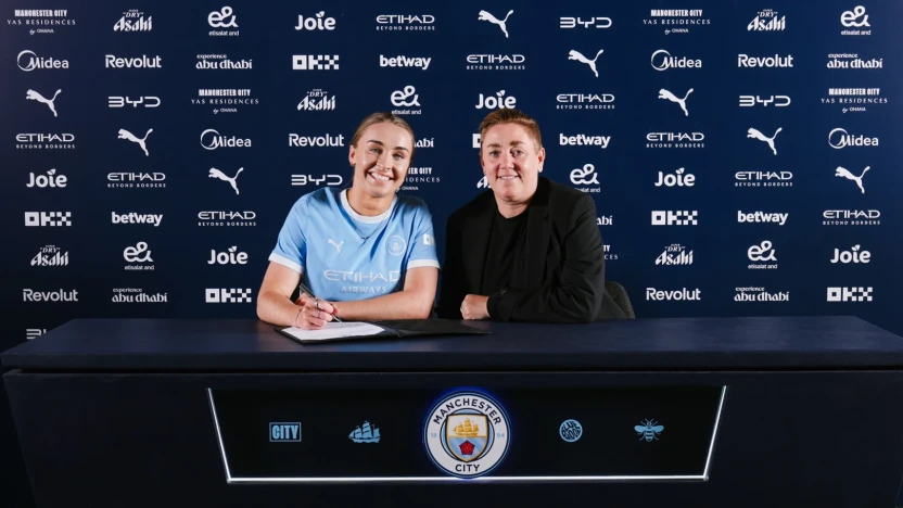 image: Niamh Charles signs for Manchester City 