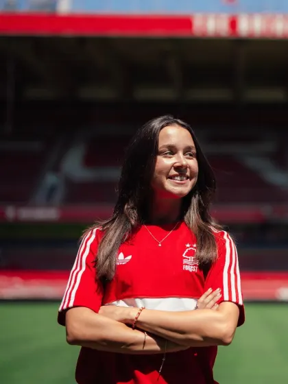 image: Cerys Brown signs for Nottingham Forest