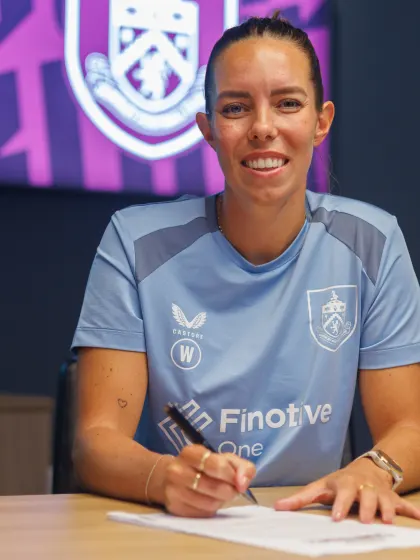 image: Deanna Cooper lands in Lancashire 