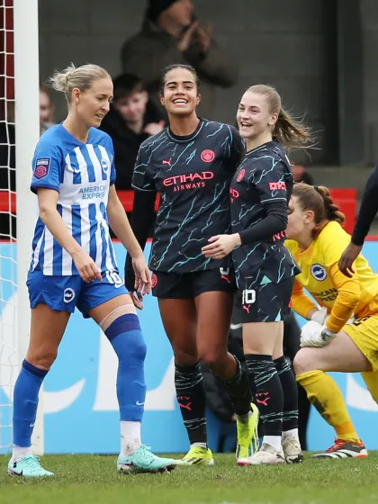 image: Manchester City and Chelsea stay neck and neck in WSL title race