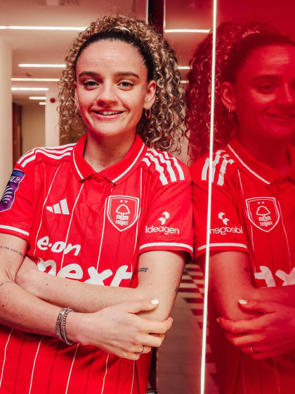 image: Nottingham Forest sign Leanne Kiernan