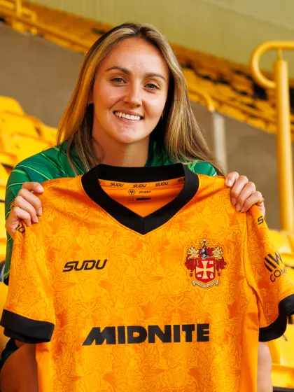 image: Hollie Olding swaps Nottingham Forest for Wolves