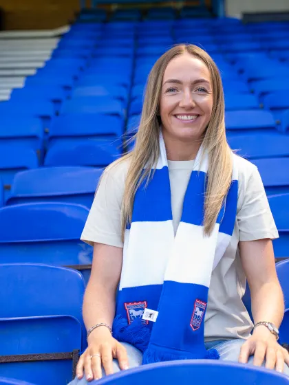 image: Ipswich complete signing of Georgia Hunter