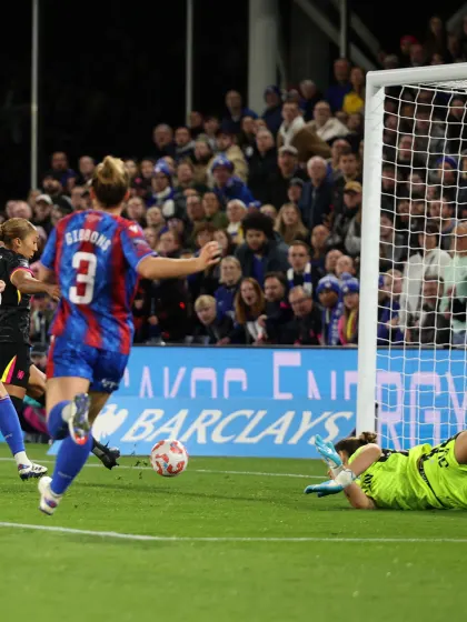 image: Chelsea and United go two from two