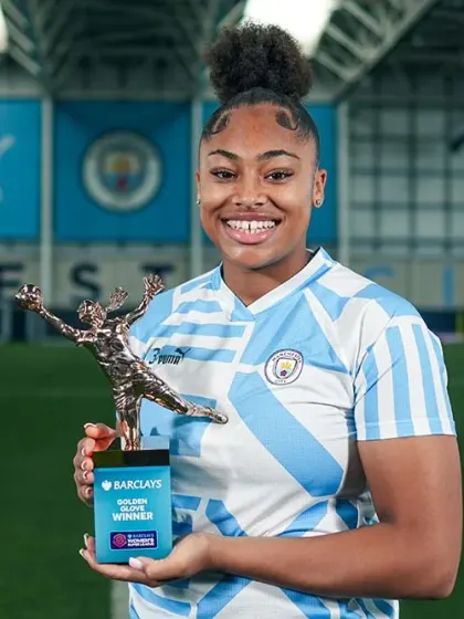 image: Khiara Keating secures Barclays WSL Golden Glove award
