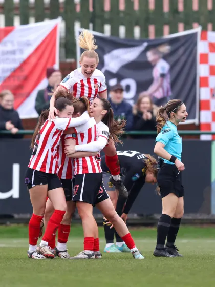 image: Sunderland stay top of the table whilst Lewes clinch vital win